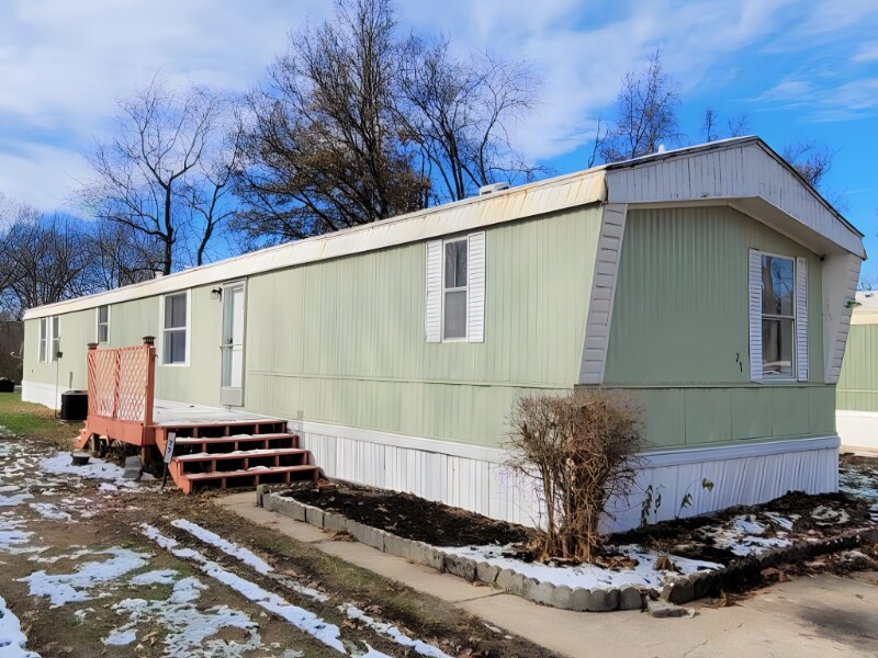 Building Photo - 77 Deerwood Park