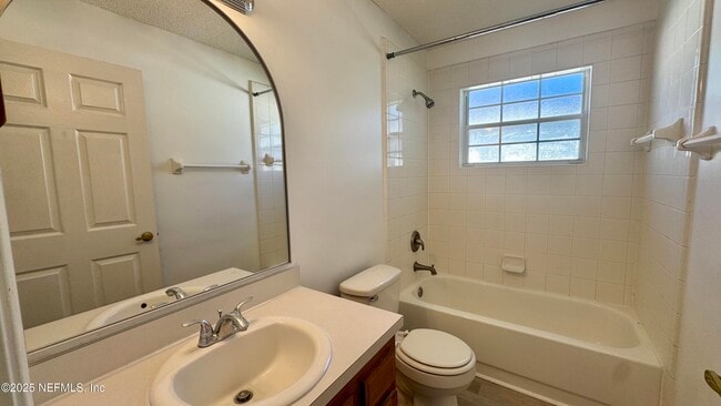 Building Photo - 3696 Barbizon Cir N