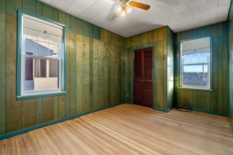 Building Photo - 14 Windsor Rd