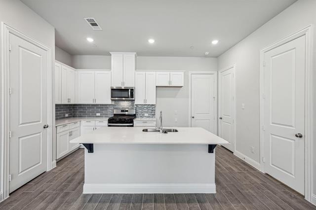 Building Photo - 4104 Kearsage Dr