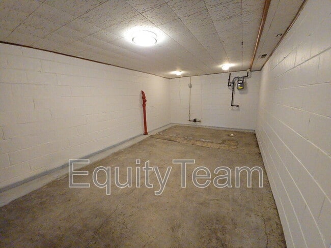 Building Photo - 4436 Redmont Ave