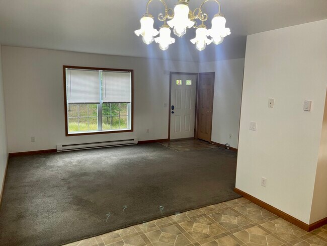 Building Photo - 1181 Sunrise Dr