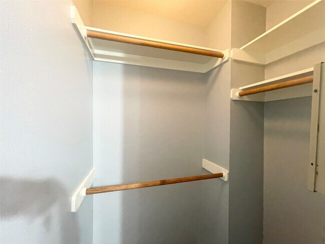 Building Photo - 16854 Carrollton Creek Ln