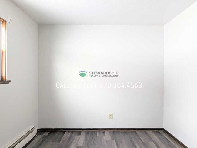 Building Photo - 285 Villa St