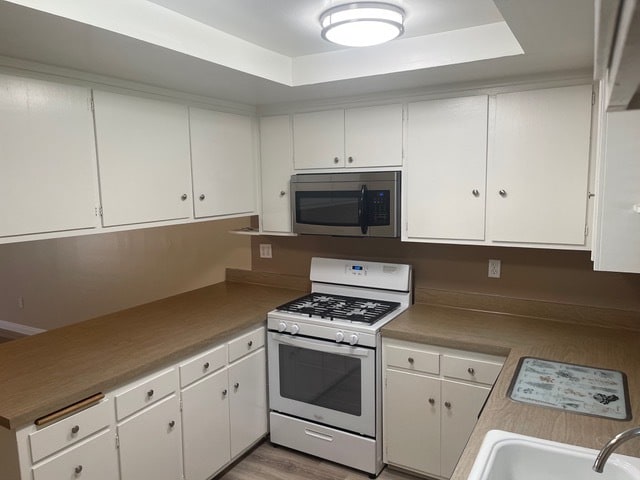 Kitchen with lots of storage. - 1441 Prospect Ave
