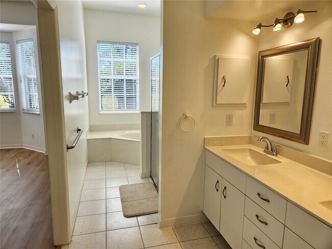 Building Photo - 835 Chalmers Dr