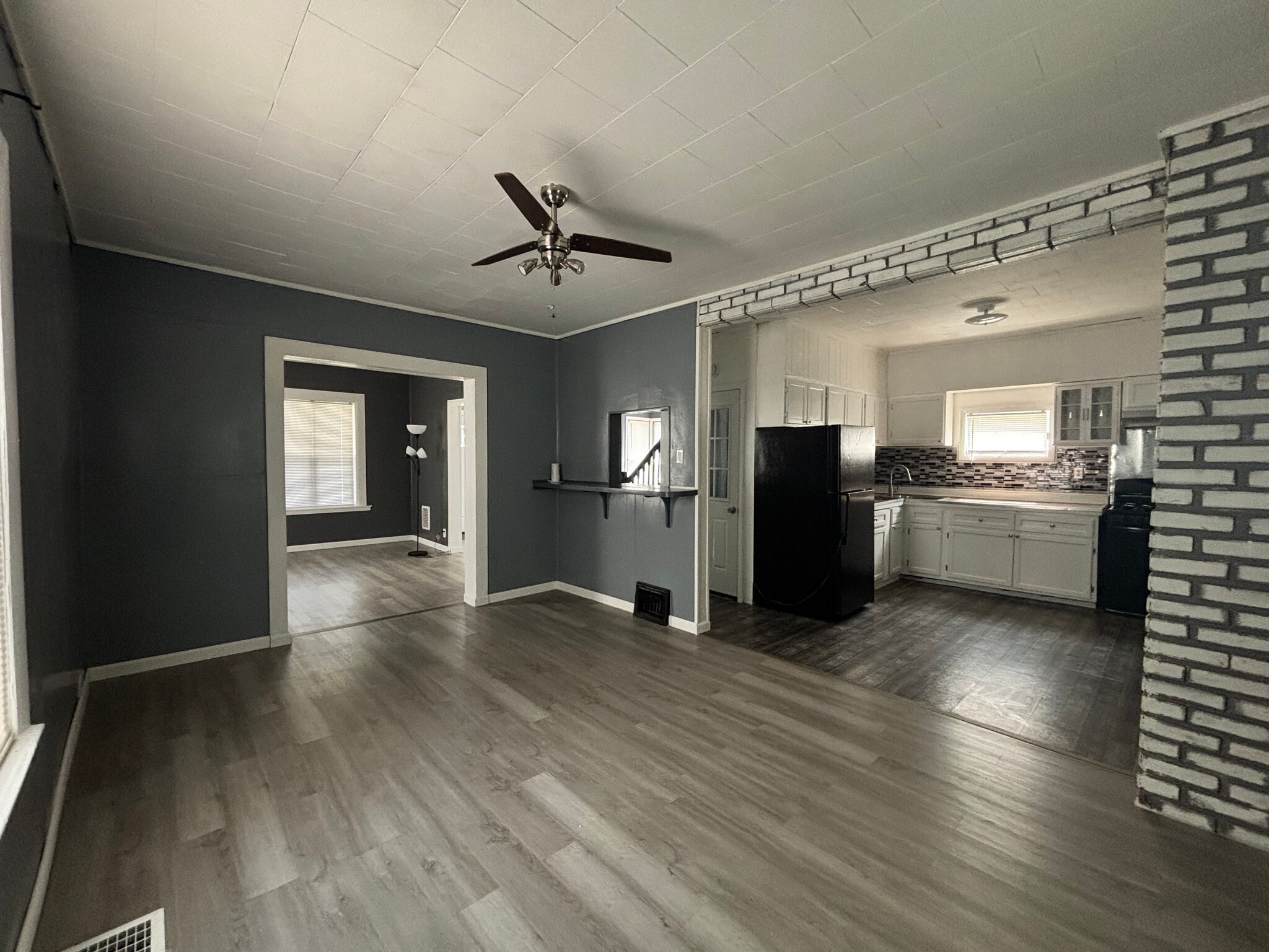 Dining room - 1934 Butterfield Ave
