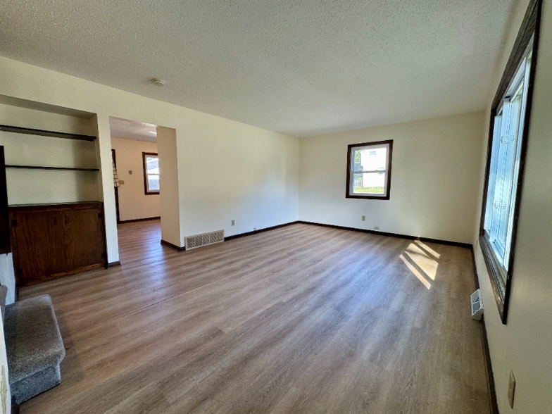 Building Photo - 1230-1230 N 10th Ave