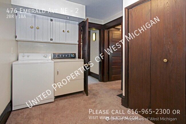 Building Photo - 476 Emerald Ave NE