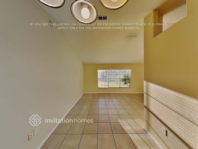 Building Photo - 2797 Benrock Terrace