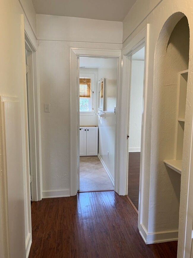 Building Photo - Charming Santa Paula Home