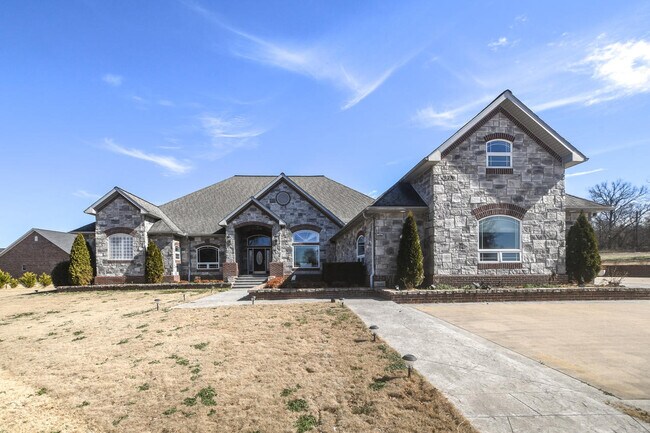 Building Photo - 21685 Merion Ct