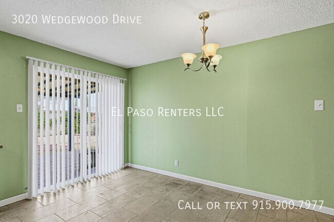 Building Photo - 3020 Wedgewood Dr