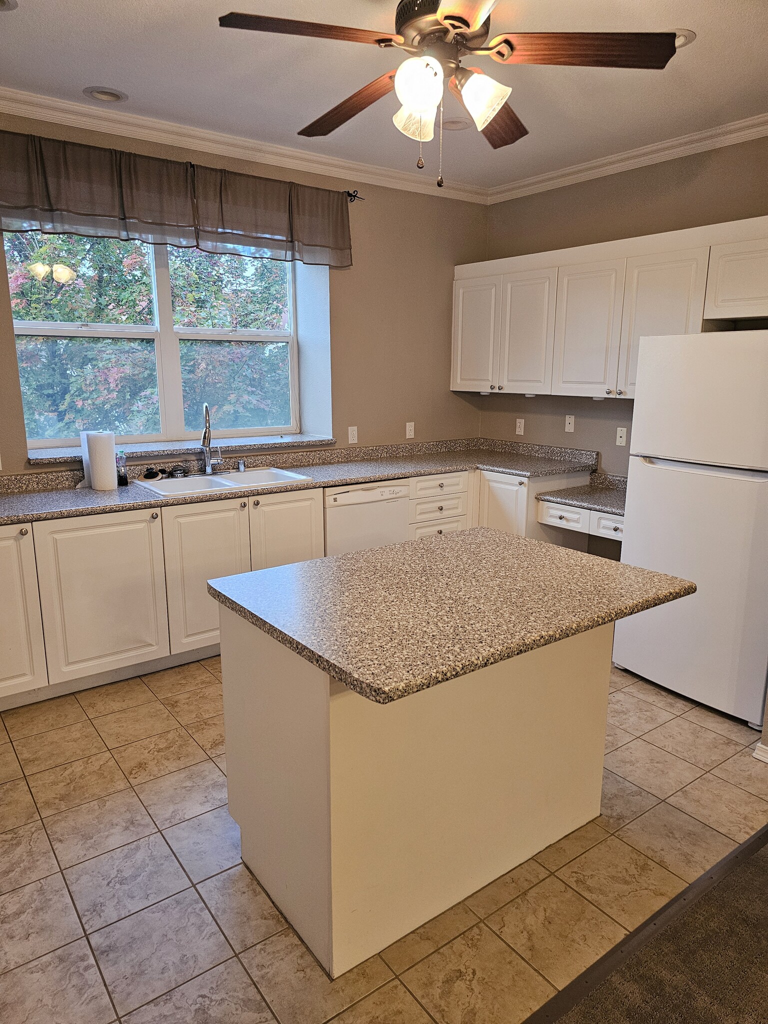 Kitchen - 1802 SE Cutter Ln