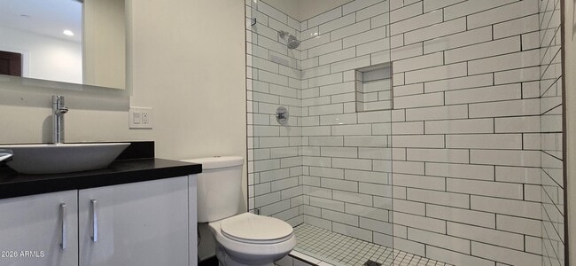 Building Photo - 506 S Hardy Dr