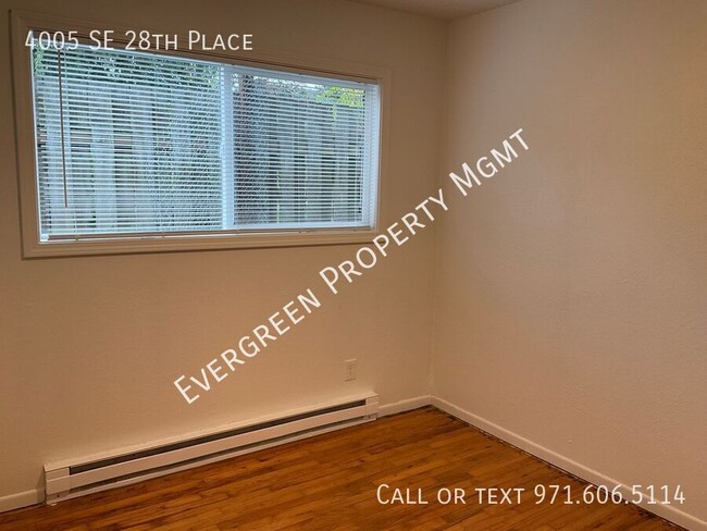 Building Photo - MOVE IN READY! $1,495 2BR/1BA With a Yard ...