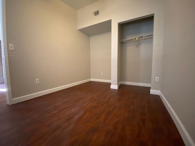 Building Photo - 2014 SW 70th Terrace