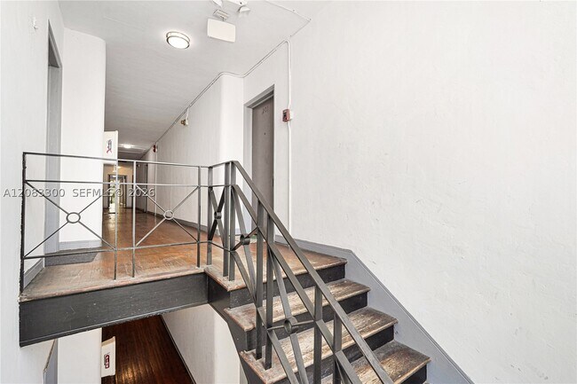Building Photo - 1525 Meridian Ave