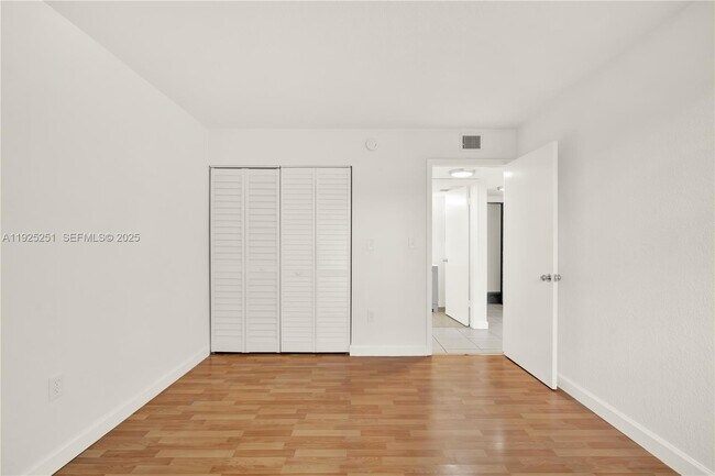 Building Photo - 3620 SW 114th Ave