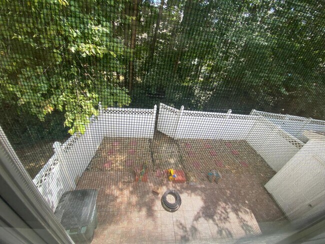 Building Photo - 10660 Holly Ridge Blvd