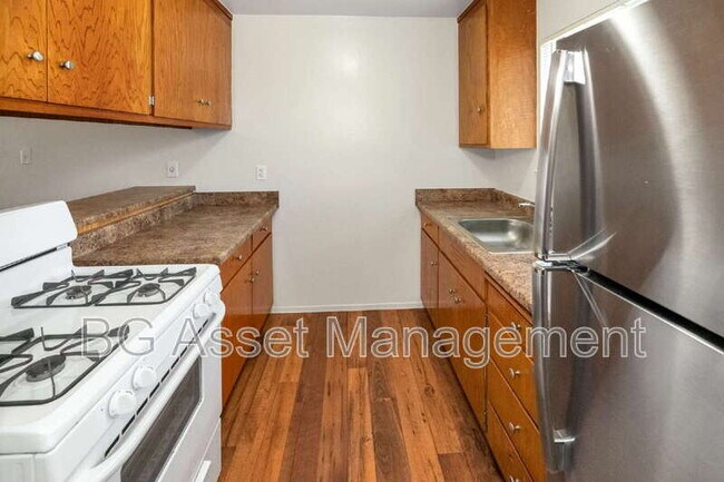 Building Photo - 3600 Dimond Ave