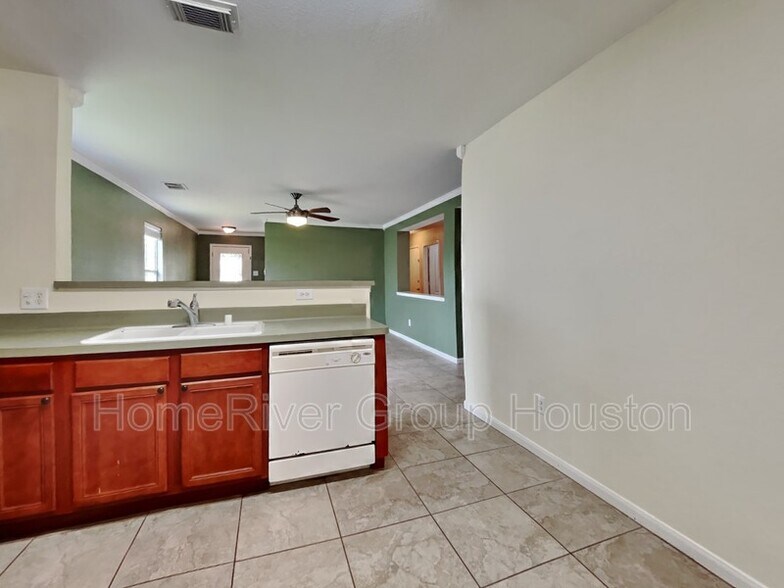 Building Photo - 3602 Avalon Castle Dr