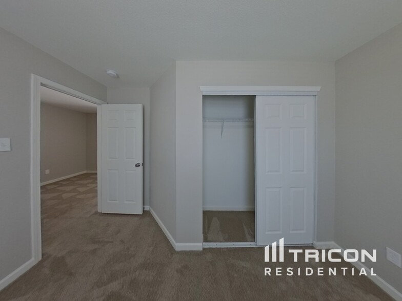 Building Photo - 758 Sinclair Dr