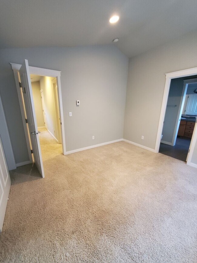 Building Photo - Modern Craftsman Living Between Ballard & ...