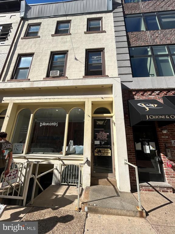 Building Photo - 717 Sansom St
