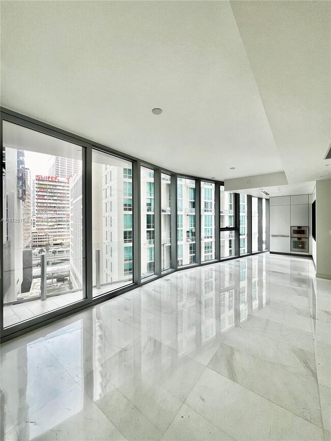 Building Photo - 300 Biscayne Boulevard Way