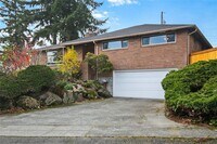 Building Photo - 4Bd/2.5Ba Seattle House