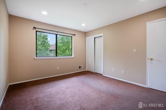 Building Photo - 4410 Birchwood Ct