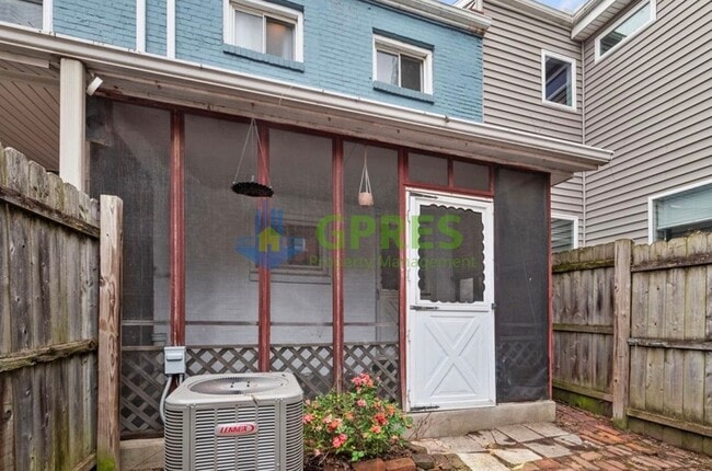 Building Photo - Charming 2-Bedroom Home with Modern Comfor...