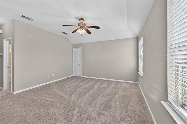 Building Photo - 405 Roger Graves Cir