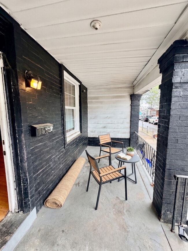 Building Photo - 6525 Saybrook Ave