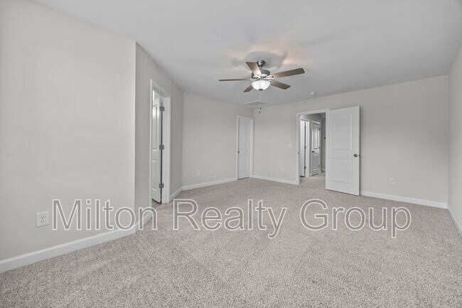 Building Photo - 63 Village Edge Dr