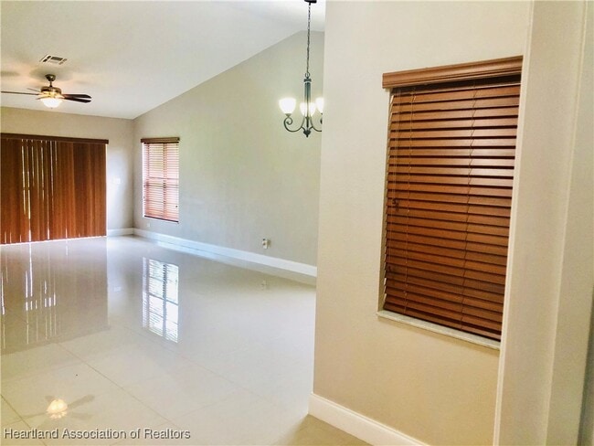 Building Photo - 4615 Lake Haven Blvd