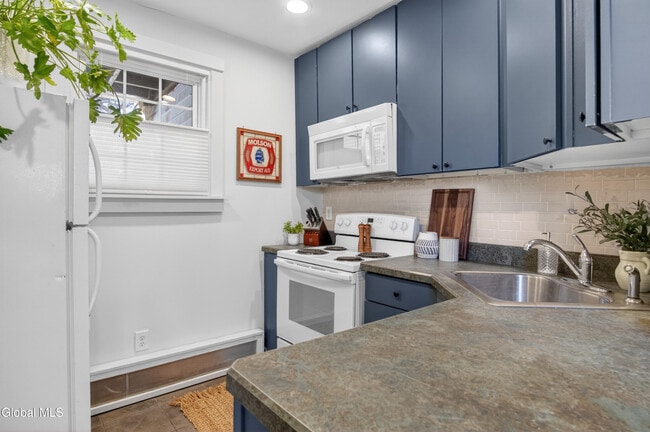 Building Photo - 5 Van Dorn St