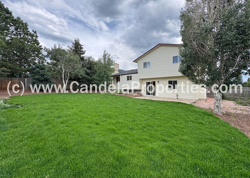 Building Photo - 8038 Horizon Dr