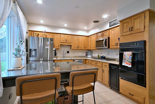 Building Photo - 2307 Edna Ave