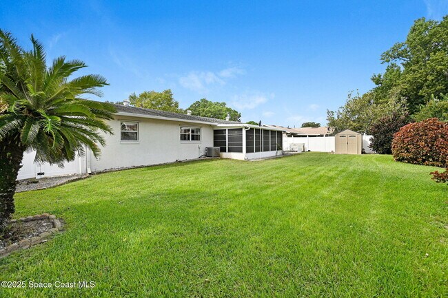 Building Photo - 1160 La Brea Ave