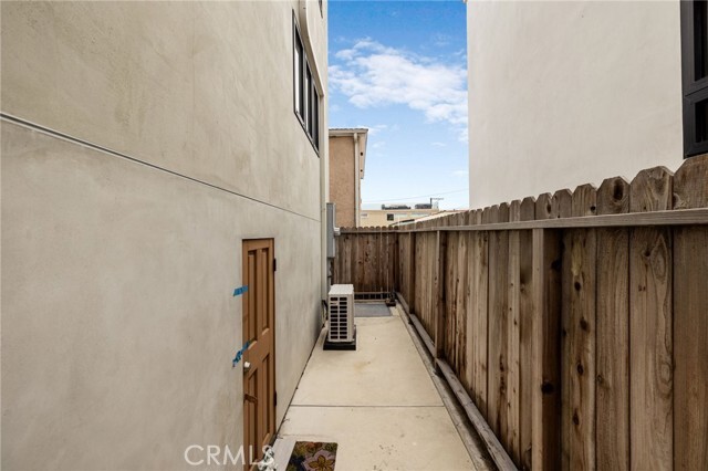 Building Photo - 925 Monterey Blvd