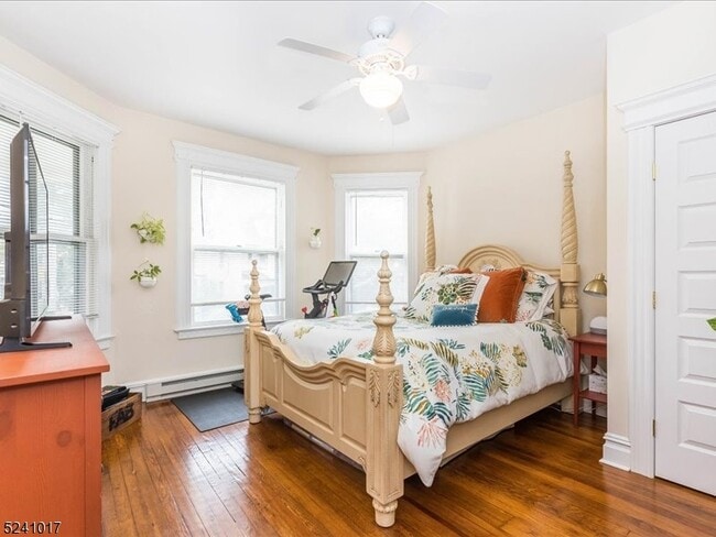 Building Photo - 190 Hillside Ave