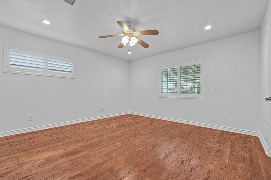 Building Photo - 14403 Benfield Ave