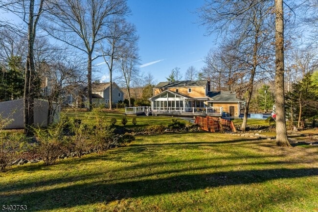 Building Photo - 850 Valley Rd