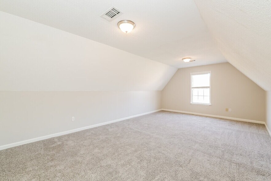 Building Photo - 3910 Pecanville Cove