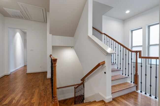 Building Photo - 1103 Summer St