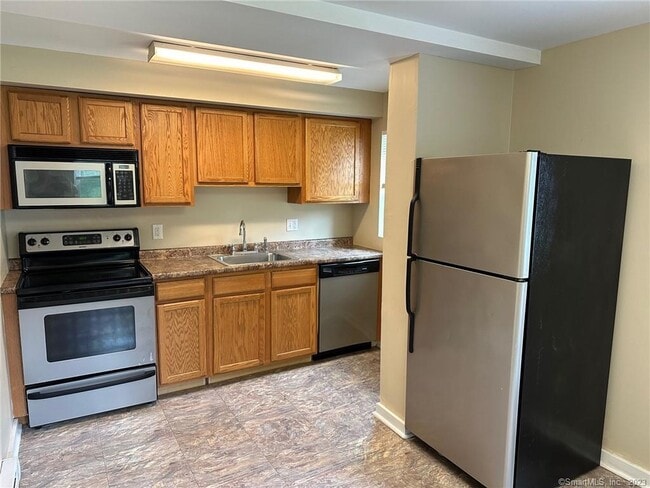 Building Photo - 83 Academy St