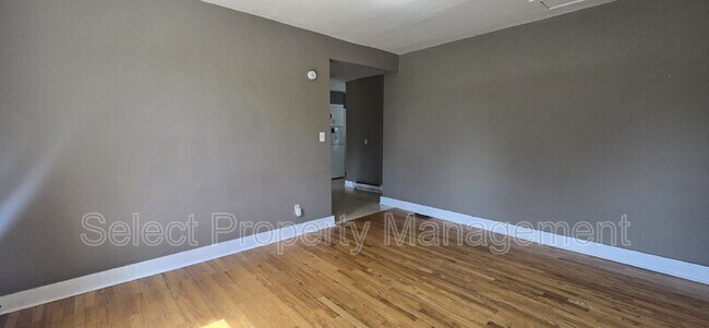 Building Photo - 912 Loree St