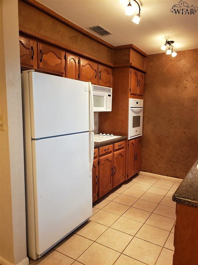 Building Photo - 5011 Sand Beach Rd